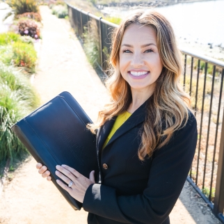 Amanda Higgins Headshot | Cintas