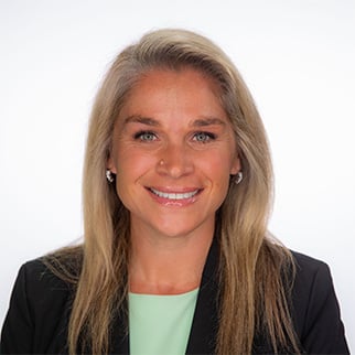 Amanda Rowe | Cintas