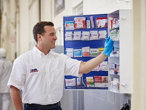 cintasrepresentativeusingfirstaidcabinet